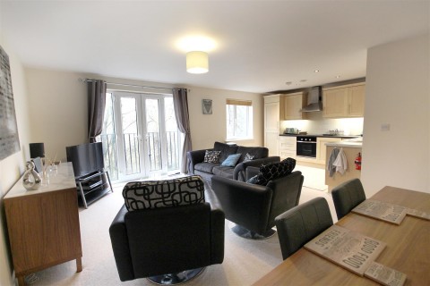 Click the photo for more details of Heathcote House, Tapton Lock Hill, Chesterfield