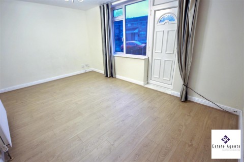 Click the photo for more details of Green Oak Avenue