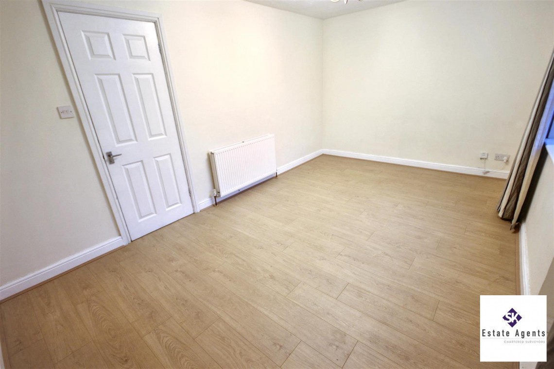 Images for Green Oak Avenue