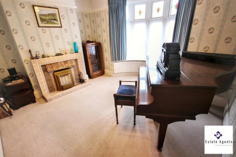 Click the photo for more details of Dobcroft Road, Sheffield